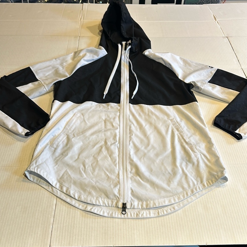 Adidas unisex black and white zipper windbreaker jacket w pockets minor stains